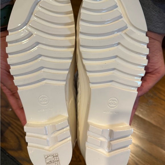 Chanel White Women's Boots Size 40 - Picture 6 of 10